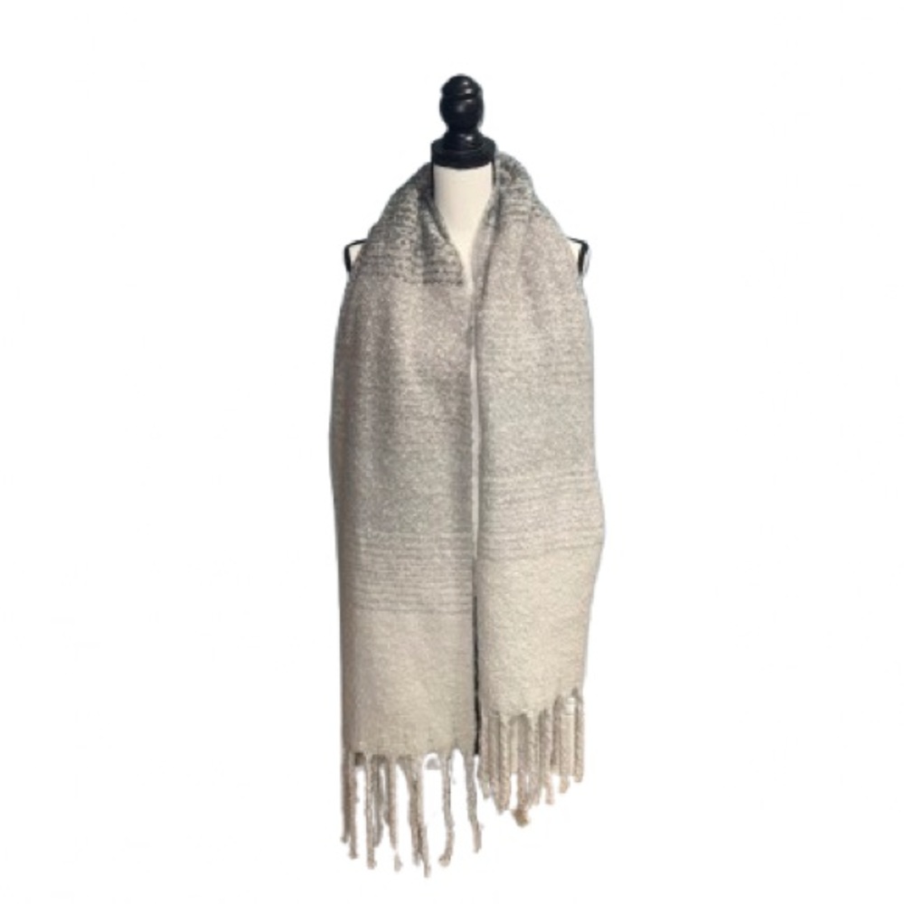 Mer Sea & Co Gray and cream scarf